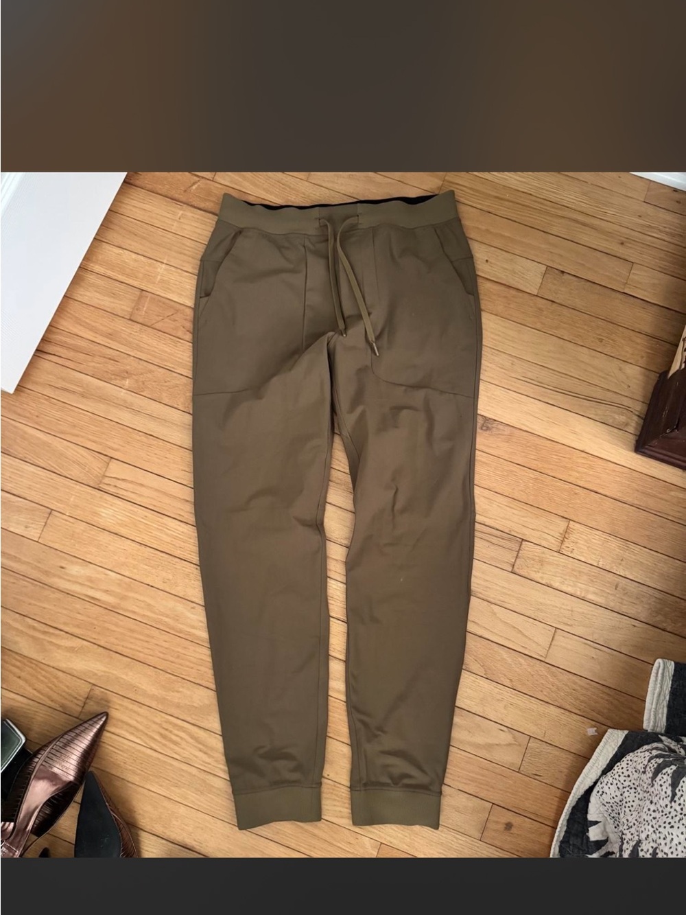 lululemon athletica Men's Olive/Khaki Drawstring Joggers